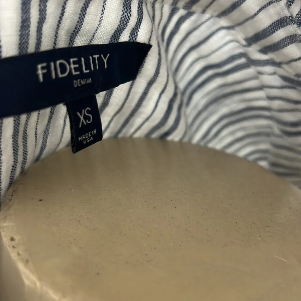 Linen button down - Picture 3 of 3